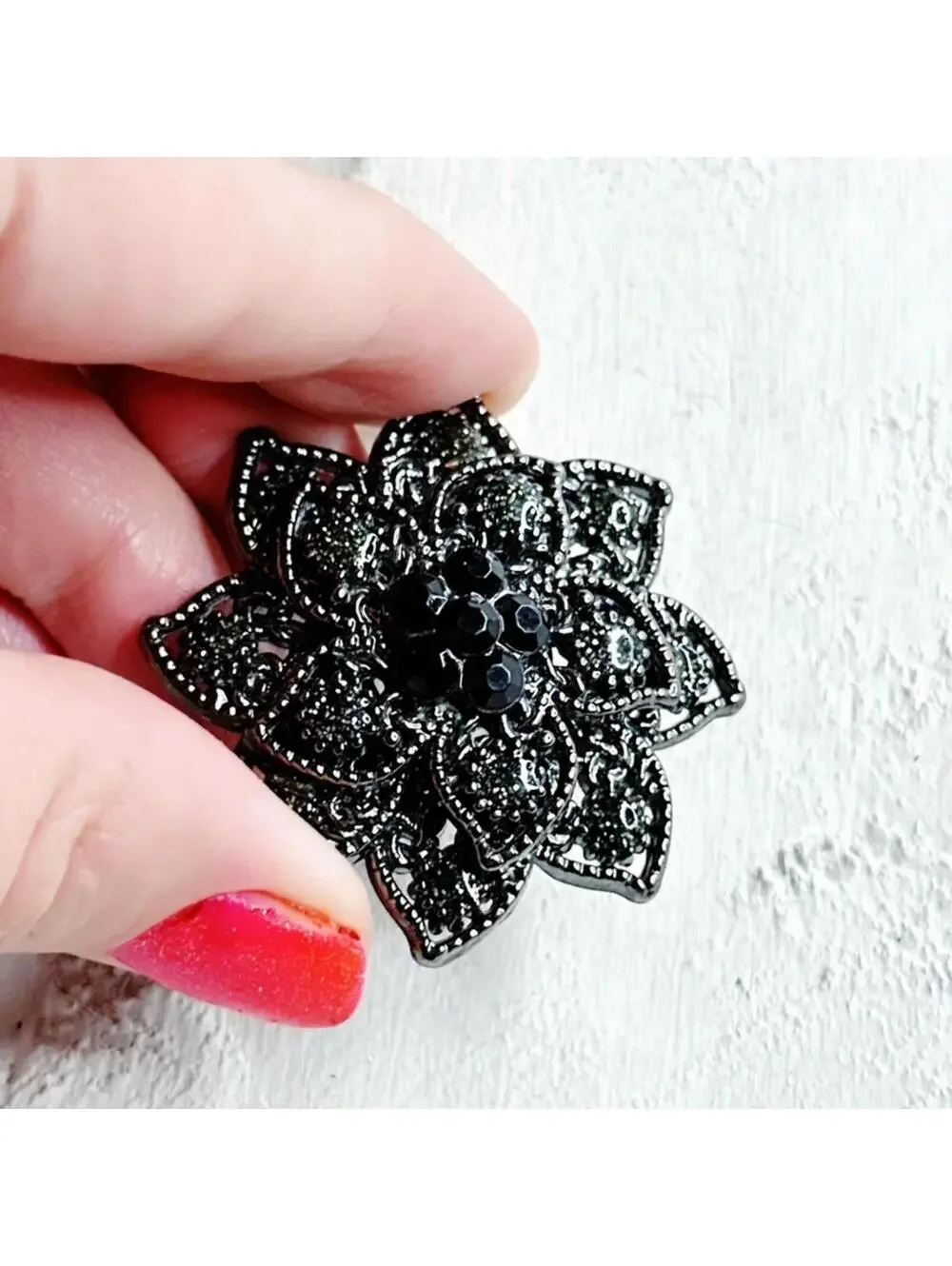 7569u. Gunmetal Flower Brooch